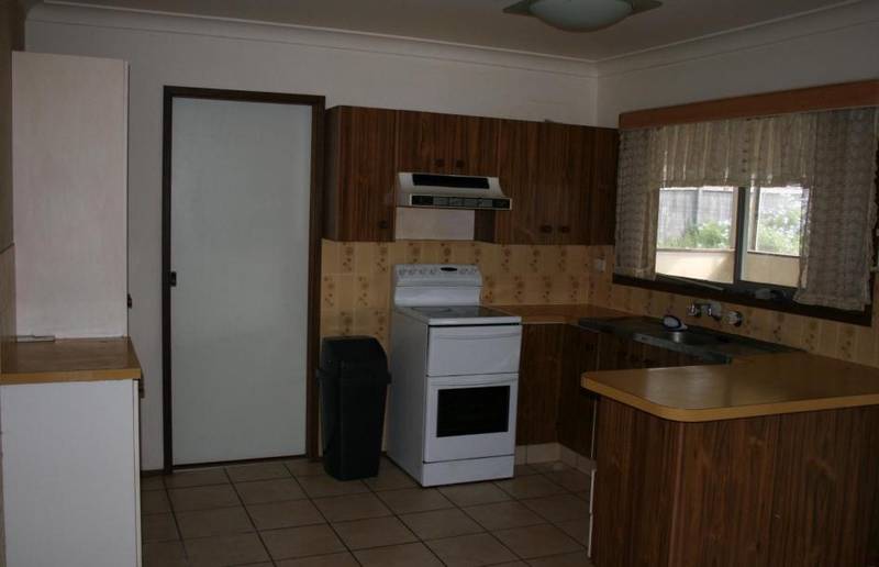 CLIMB THE PROPERTY LADDER Picture 3