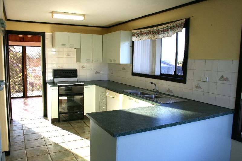 ROOM FOR ALL THE FAMILY Picture 3