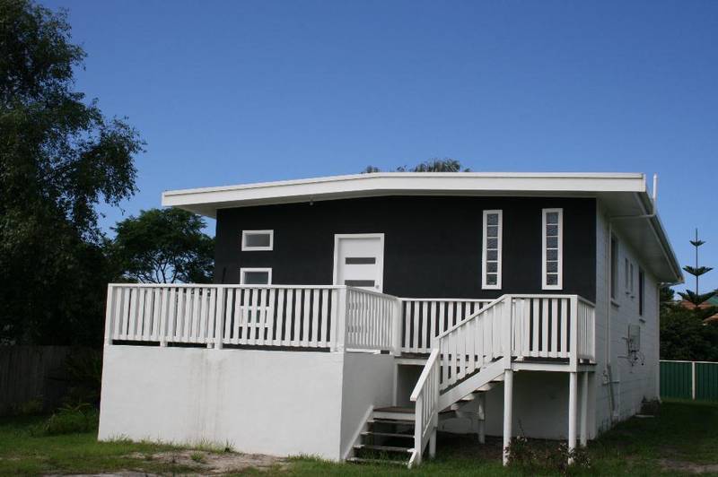 A FISHERMAN'S PARADISE Picture 1