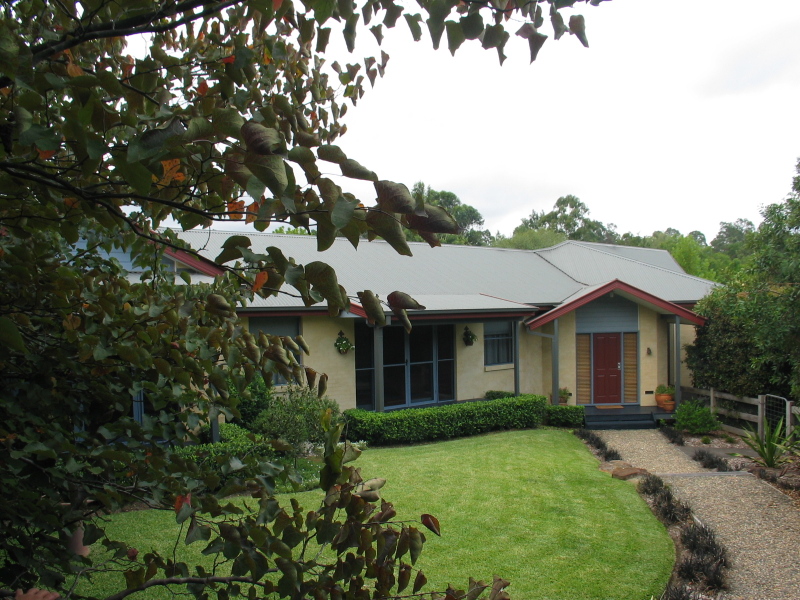 MASTERBUILT WITH PARKLIKE PRESENCE Picture 2