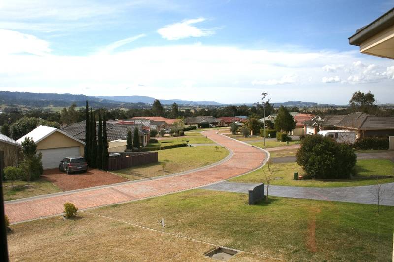 EXECUTIVE RESIDENCE WITH SENSATIONAL VIEWS Picture 3