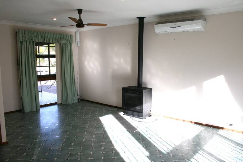 ROOM TO S-T-R-E-T-C-H-O-U-T Picture 3