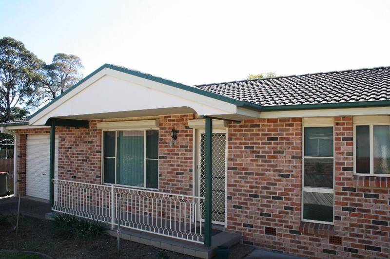 BRIGHT SPACIOUS VILLA Picture 1