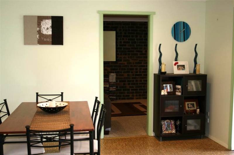 SEE THE INSIDE STORY Picture 3