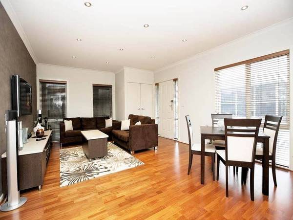 Modern 3 bedroom apartment in a fantastic location Picture 3