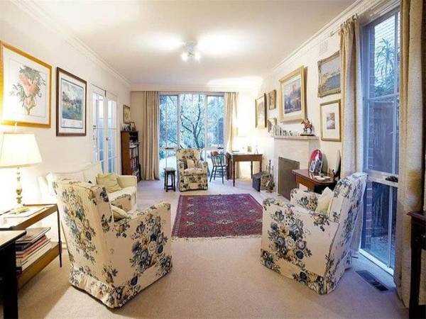 Substantial four bedroom family home Picture 3