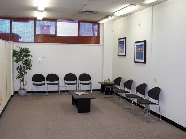 FANTASTIC OPPORTUNITY TO START YOUR BUSINESS IN A TOTAL REFURBISHED OFFICE SPACE. Picture 1