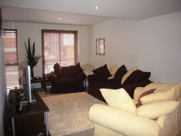 Modern Inner City
Living Picture 2