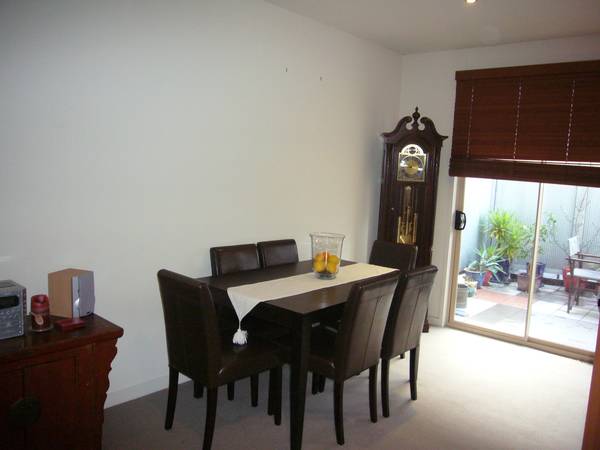 Modern Inner City
Living Picture 3