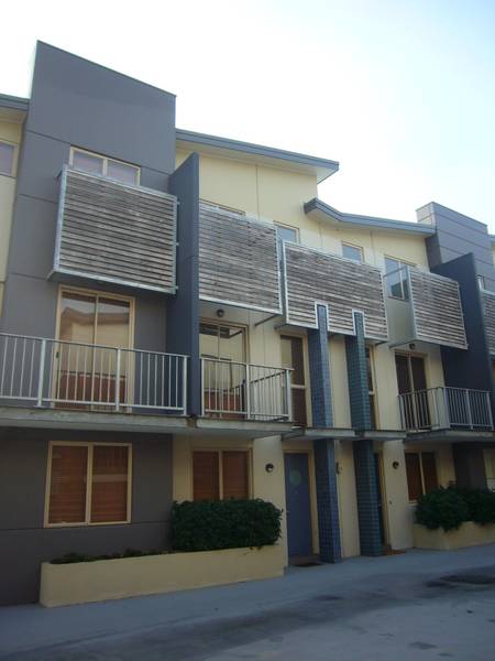 Modern Inner City
Living Picture 1