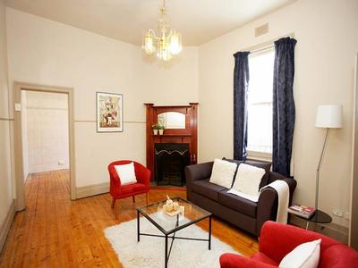 Victorian Charm on the city fringe Picture Victorian Charm on the city fringe Picture