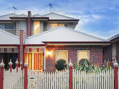 SUPERB CONTEMPORARY FAMILY HOME Picture SUPERB CONTEMPORARY FAMILY HOME Picture