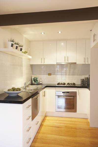 ENVIABLE CITY EDGE SURROUNDINGS Picture 3