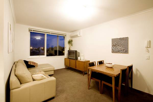 INVITING LIFESTYLE PERFECT FOR ENTERTAINING Picture