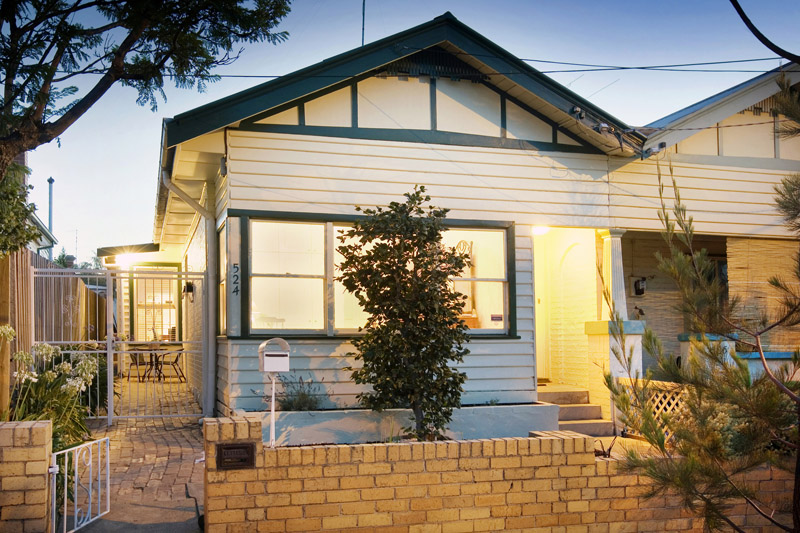 PERIOD HOME SET IN DESIRABLE LOCATION Picture 1