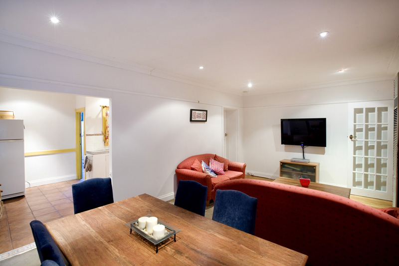 PERIOD HOME SET IN DESIRABLE LOCATION Picture 2