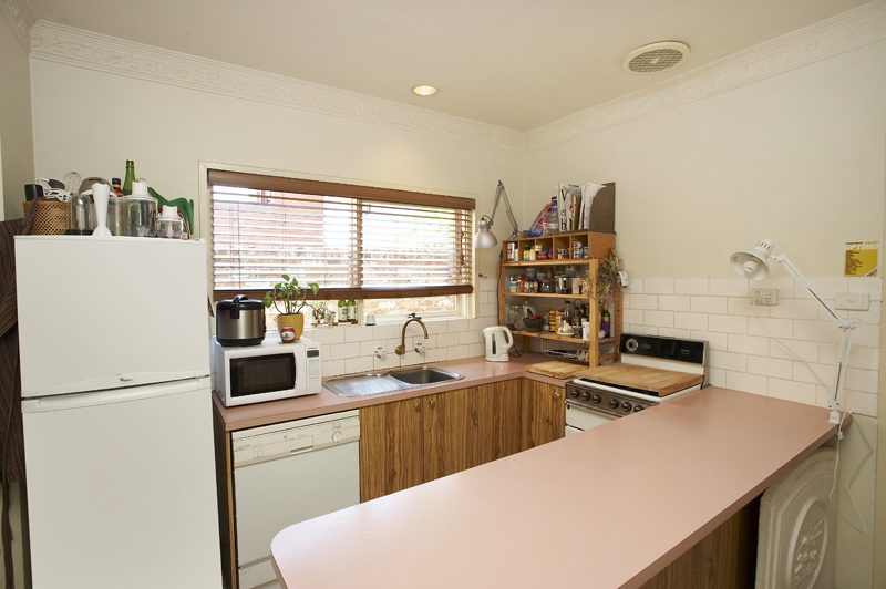 ENVIABLE CITY EDGE SURROUNDINGS Picture