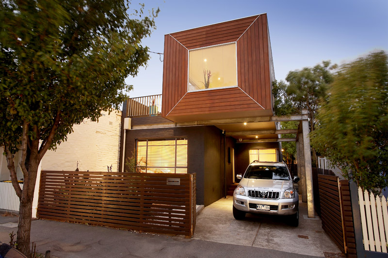 CONTEMPORARY CITY EDGE RESIDENCE SUITED TO A RANGE OF LIFESTYLES Picture 1