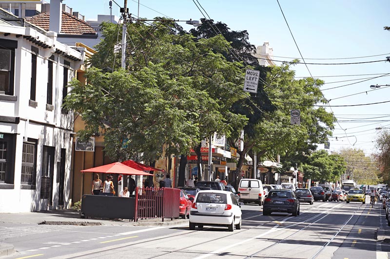 EASY LIVING IN A SUPERB LOCATION Picture 3