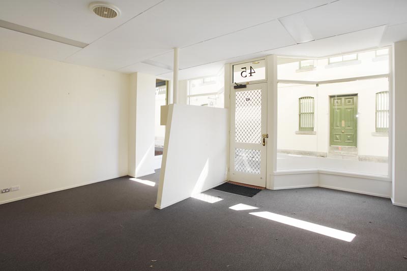 RARE, RICHLY REWARDING OPPORTUNITY Picture 3