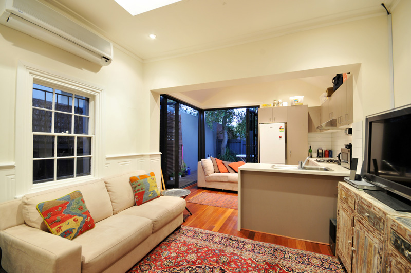 CAPTIVATING RENOVATED VICTORIAN TERRACE Picture 2