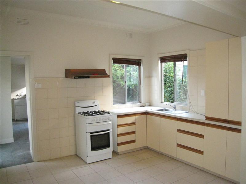 4-5 bedrooms in the heart of Brunswick Picture 4-5 bedrooms in the heart of Brunswick Picture