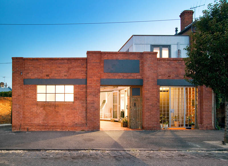 UNIQUE WAREHOUSE CONVERSION IN PRIME CARLTON LOCATION Picture 1