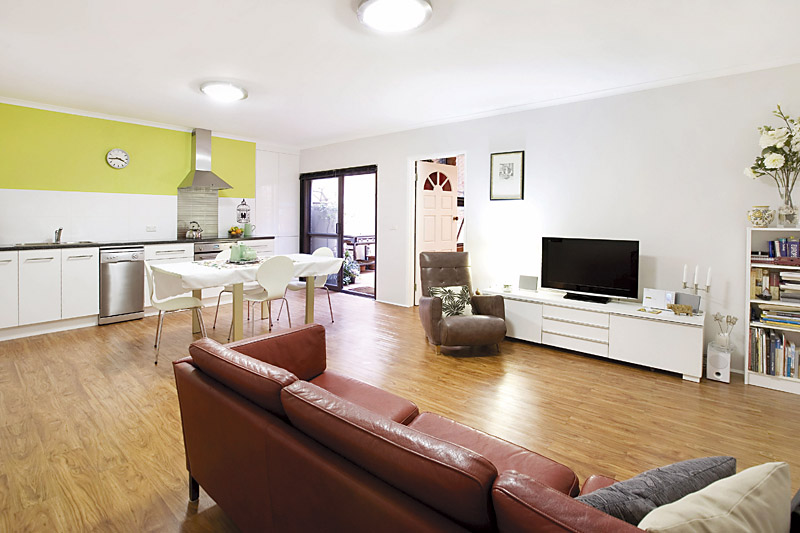 PEACEFUL APARTMENT IN BRILLIANT LOCATION Picture 1