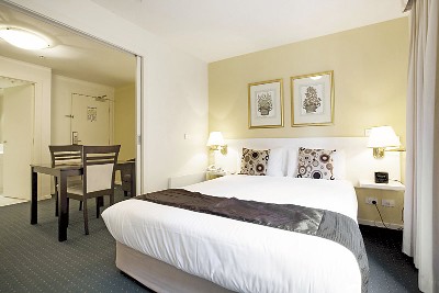 VIBRANT HEART OF CARLTON Picture