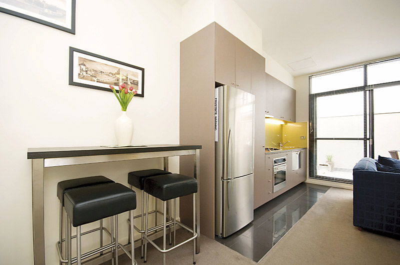 SUPERBLY POSITIONED AND ONLY
MOMENTS FROM THE CITY Picture 3