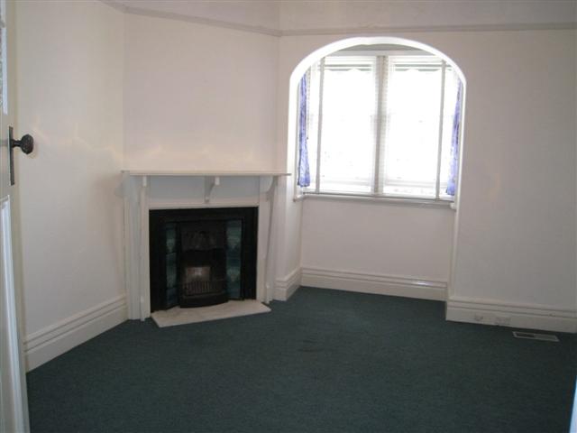 Edwardian 3 brm Charmer! Picture 2