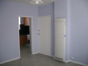 Spacious 2 Bedroom Apartment Picture 3