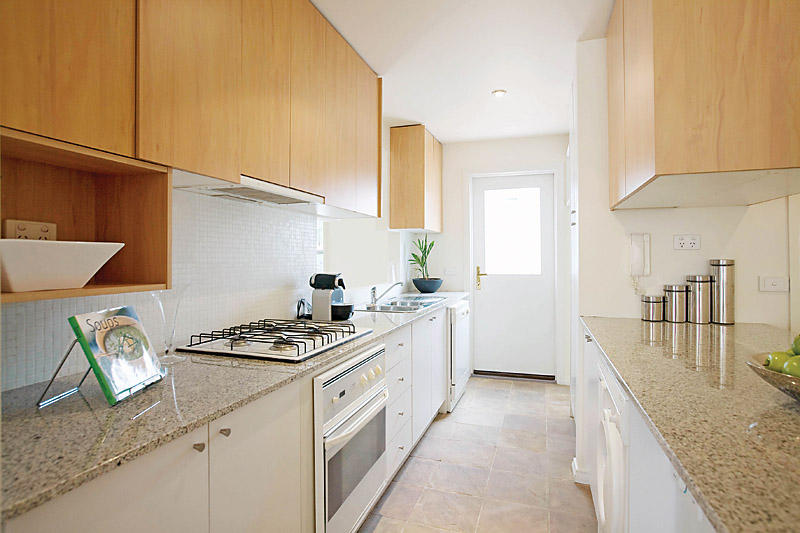 UNDER OFFER Picture 3