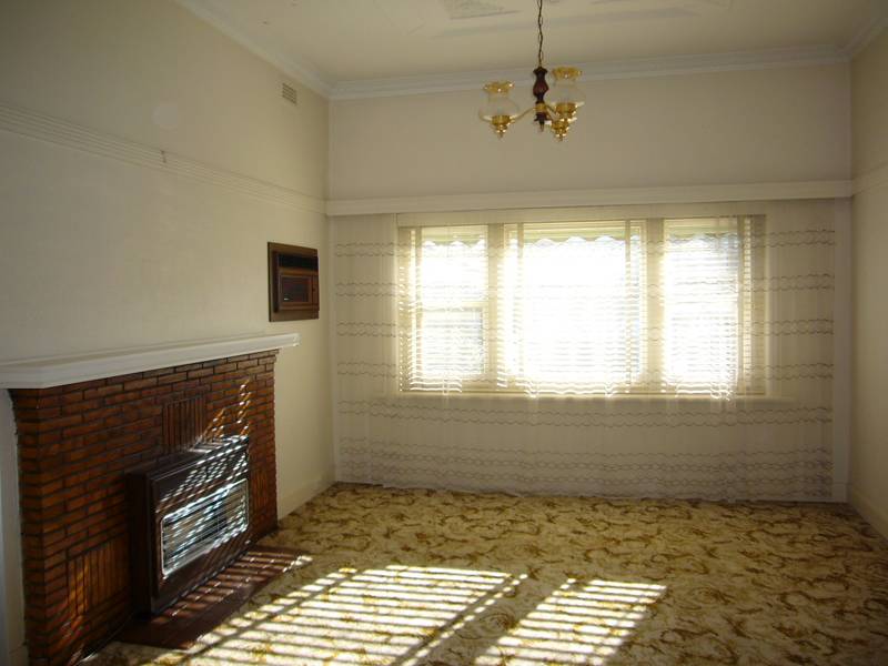 Location Location!!! Picture 2