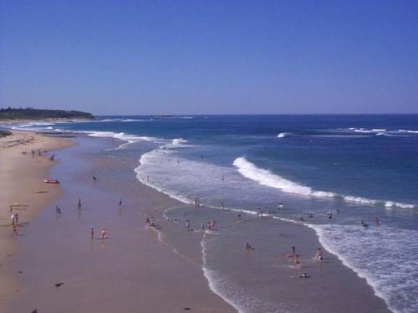 OPPOSITE BEACH LOCATION Picture 1