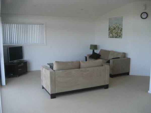 SHORT WALK THROUGH SAND HILLS TO BEACH Picture 3