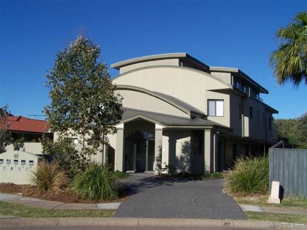 SHORT WALK THROUGH SAND HILLS TO BEACH Picture 2