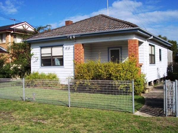 CALLING ALL INVESTORS AND FIRST HOME BUYERS!! Picture 1