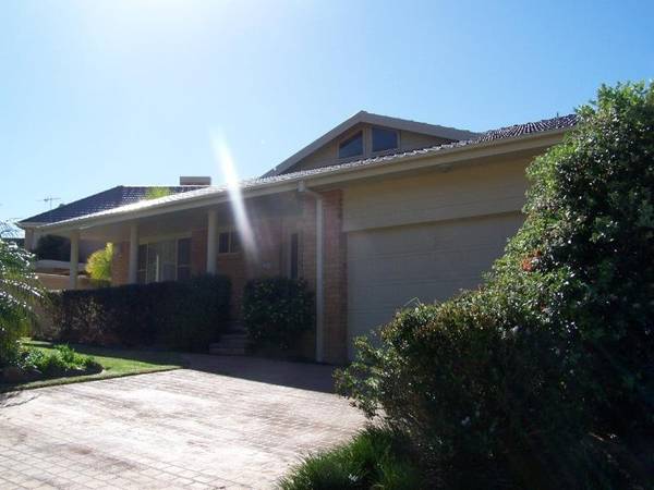 EXCLUSIVE PINNY BEACH ESTATE - OFFERS OVER $795,000 Picture