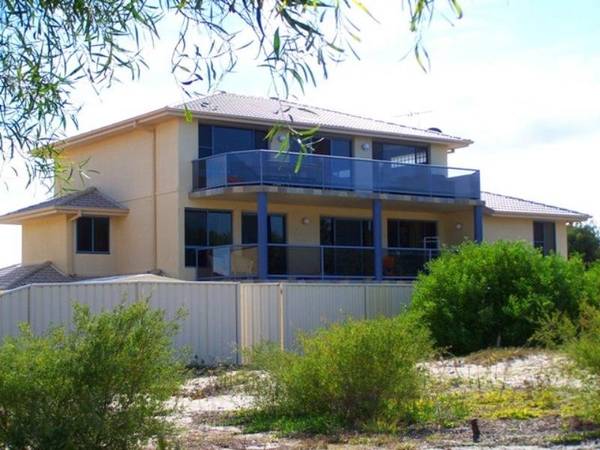 Limited Edition, Absolute Beachfront Reserve Colossal Home!! Picture 2