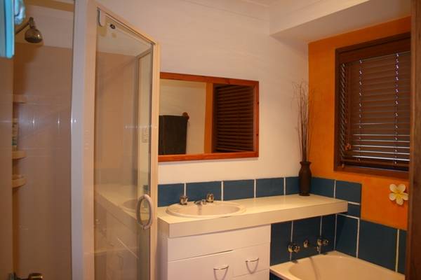 IT'S GOT EVERYTHING GOING FOR IT, INCLUDING THE PRICE!! Picture