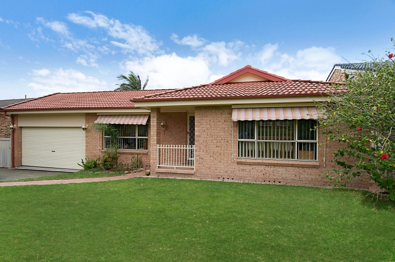 2 STREETS FROM OCEANFRONT Picture 1