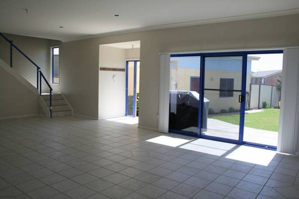 The Ultimate Beach House - Absolute Beachfront Reserve Location! Picture 3