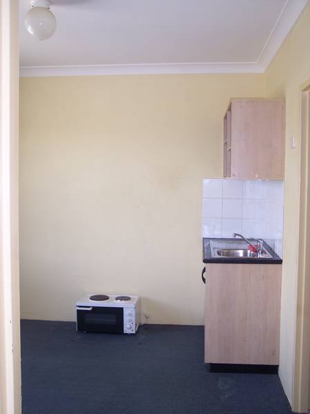 21/20 Pacific Highway Picture 3