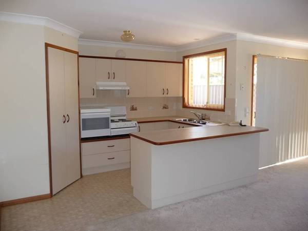 2/261 Old Pacific Hwy Picture 2/261 Old Pacific Hwy Picture