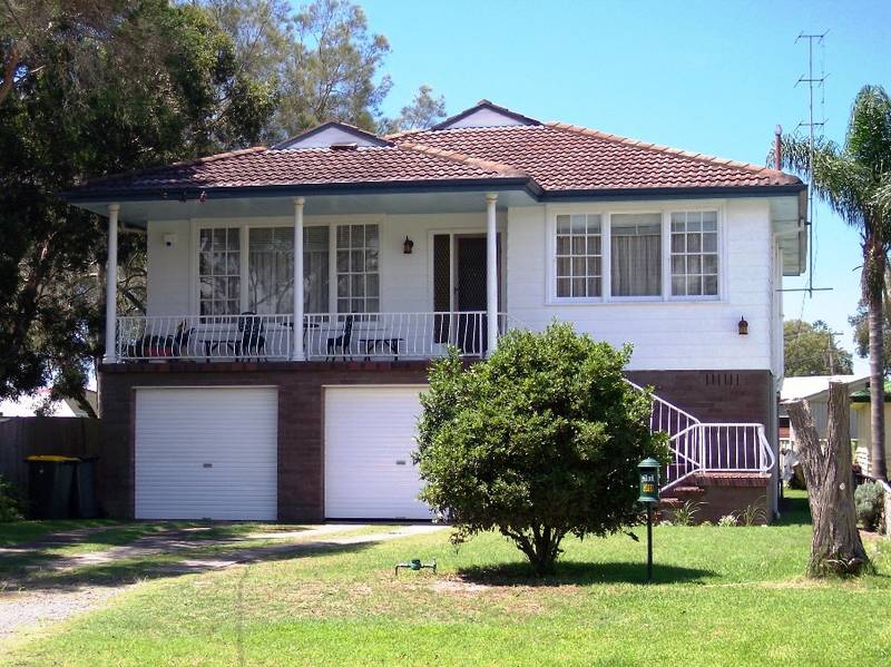 Opposite The Lake! Picture 3