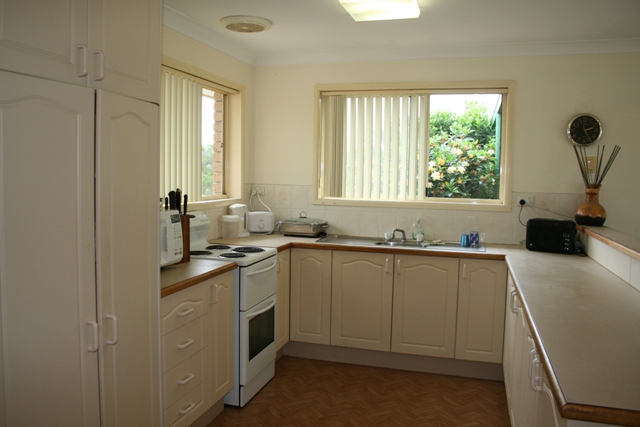 DOWNSIZE IN STYLE-FREESTANDING, 3 BEDROOMS & TORRENS TITLE! Picture DOWNSIZE IN STYLE-FREESTANDING, 3 BEDROOMS & TORRENS TITLE! Picture