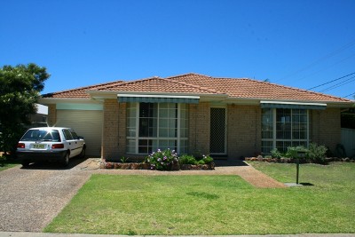 DOWNSIZE IN STYLE-FREESTANDING, 3 BEDROOMS & TORRENS TITLE! Picture DOWNSIZE IN STYLE-FREESTANDING, 3 BEDROOMS & TORRENS TITLE! Picture