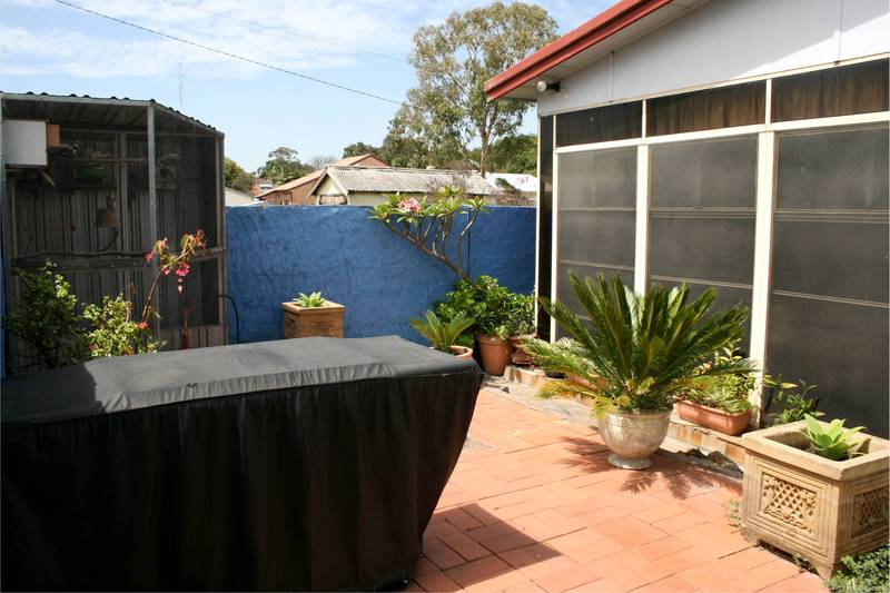 THE LAKEHOUSE, WEEKEND EVERYDAY BY THE BUSH & THE LAKE Picture 2