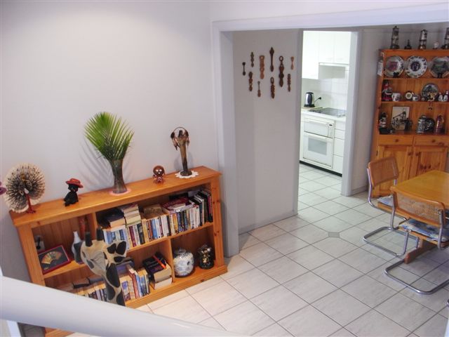 SPACIOUS, EASY CARE, ALL ON 1 LEVEL LIVING BY THE LAKE Picture 3